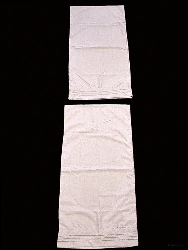Mellanni Pillow Cases Set of 2 Iconic Collection Pillowcases in EUC